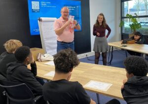 Eerste groep stagiaires STIP ontvangen certificaat